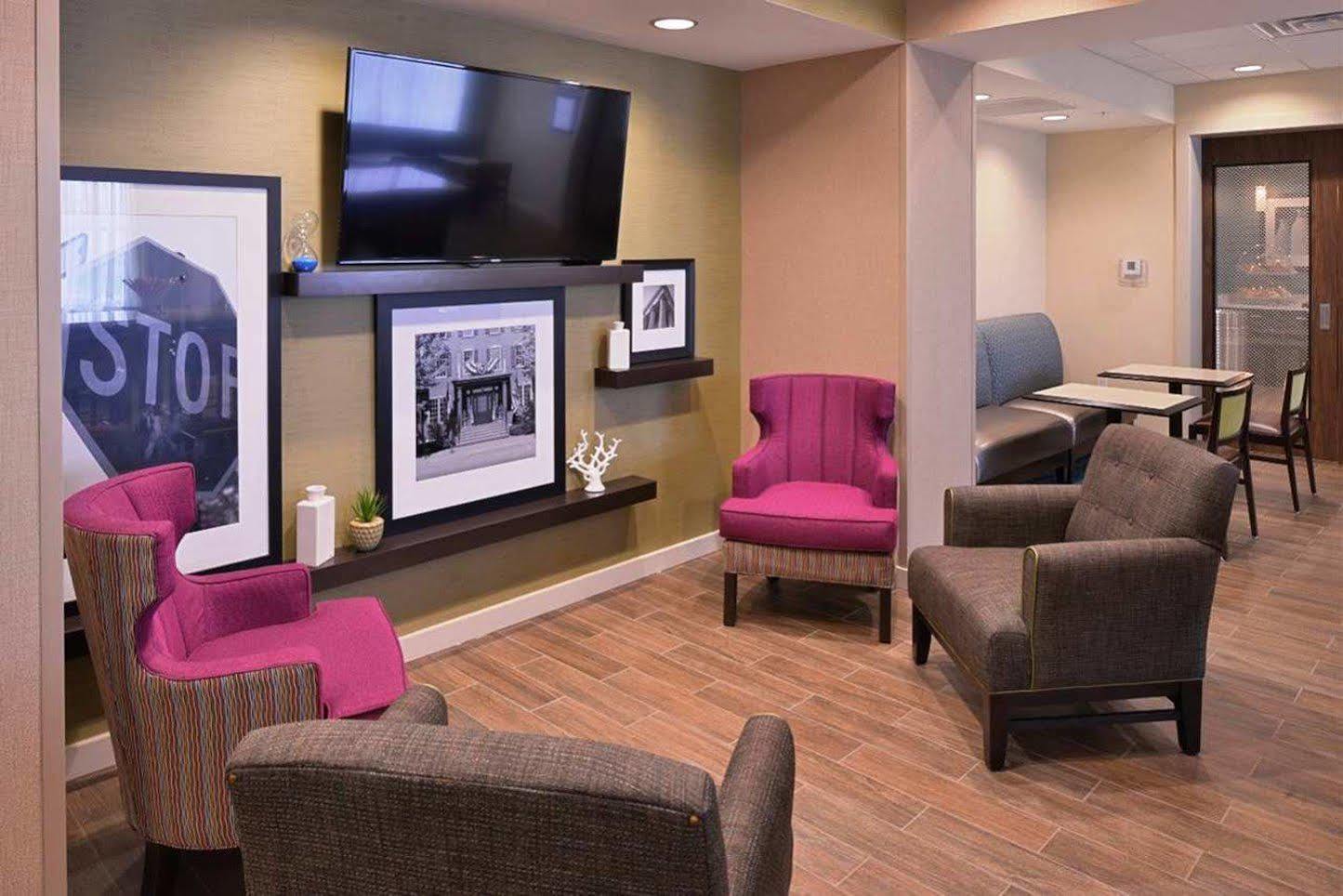 Hampton Inn Левънуърт Екстериор снимка